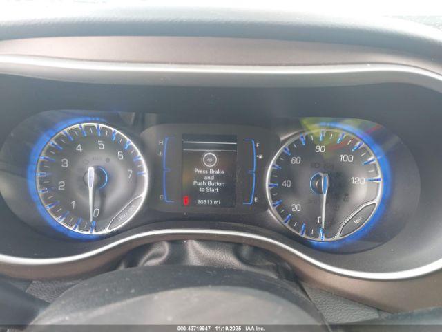 Chrysler Pacifica Touring Plus Image 14