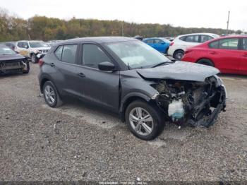  Salvage Nissan Kicks