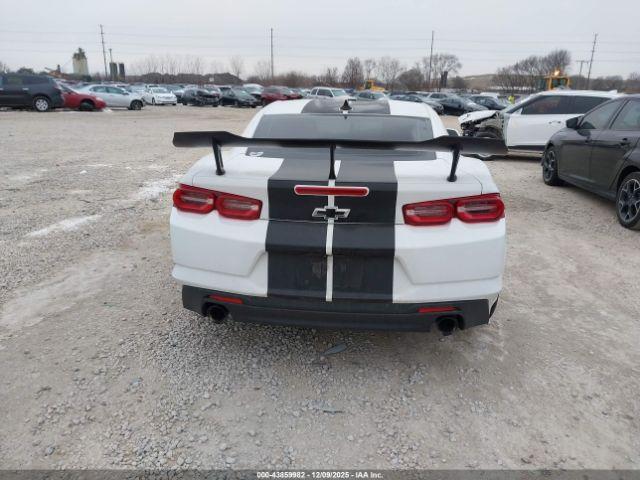 Chevrolet Camaro 1lt Image 16