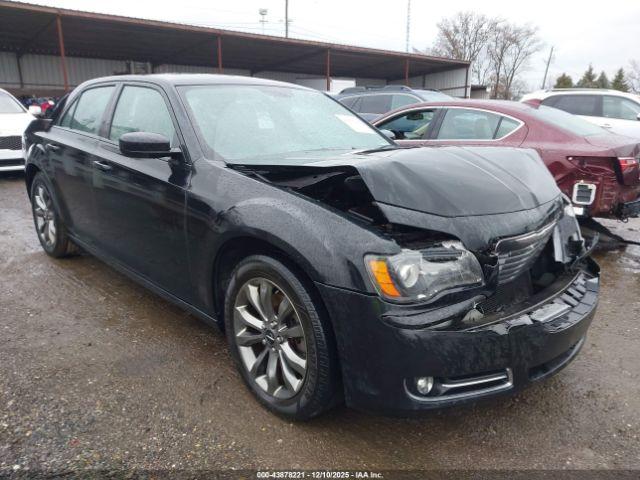  Salvage Chrysler 300
