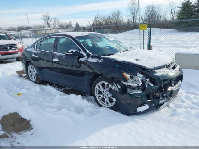  Salvage Nissan Maxima
