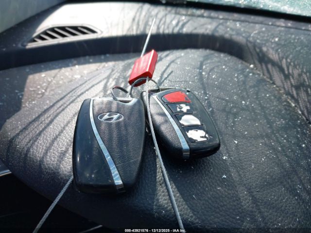 Hyundai SANTA FE Sport Image 15