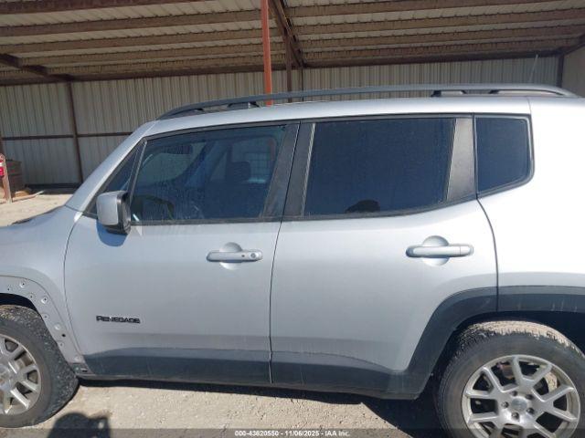 Jeep Renegade Latitude 4x4 Image 17