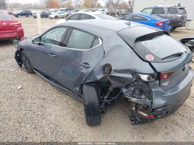 Mazda Mazda3 Premium Image 4