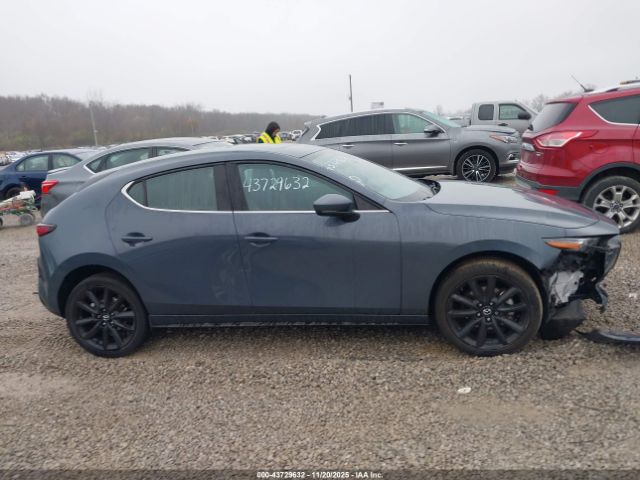 Mazda Mazda3 Premium Image 12