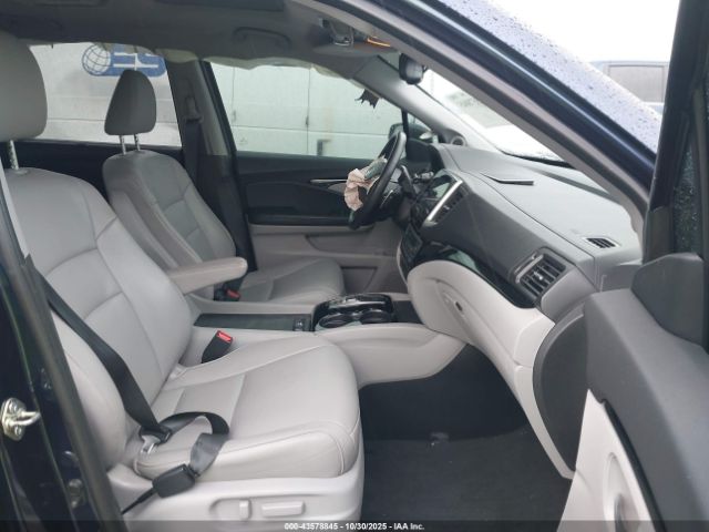 Honda Pilot Touring Image 3