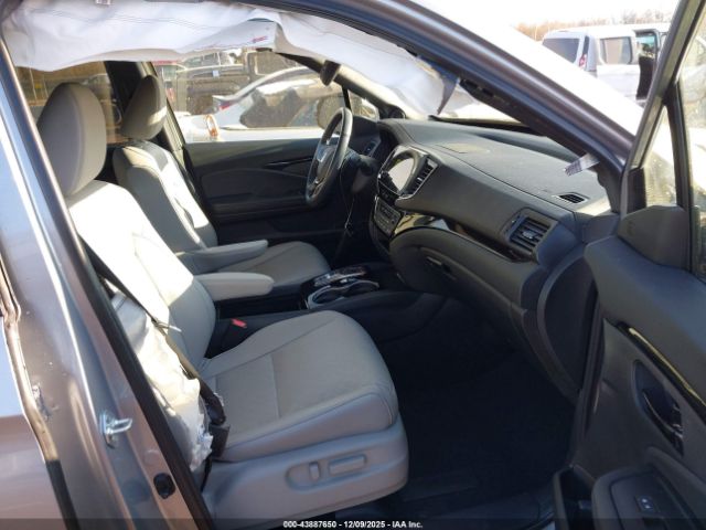 Honda Passport Awd Elite Image 4