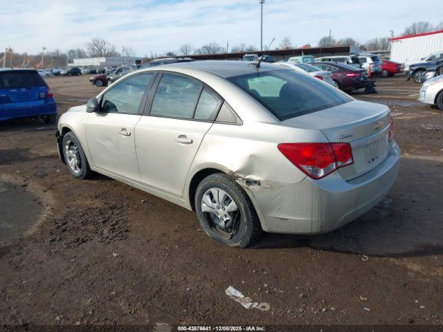 Chevrolet Cruze Ls Auto Image 3