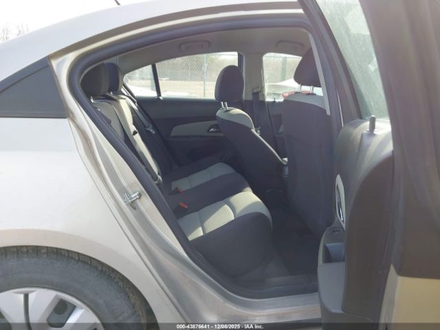 Chevrolet Cruze Ls Auto Image 6