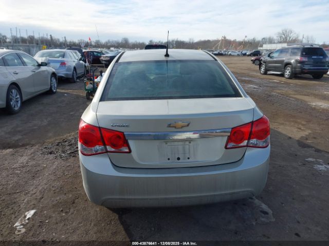 Chevrolet Cruze Ls Auto Image 12
