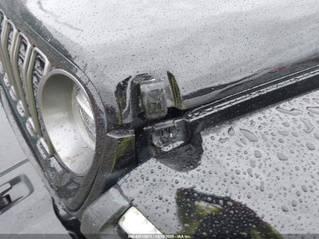 Jeep Wrangler Rubicon 4x4 Image 16