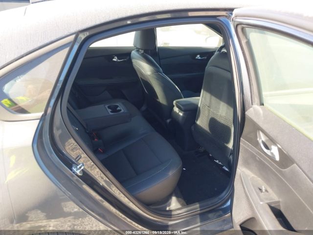 Kia Forte Gt-line Image 6