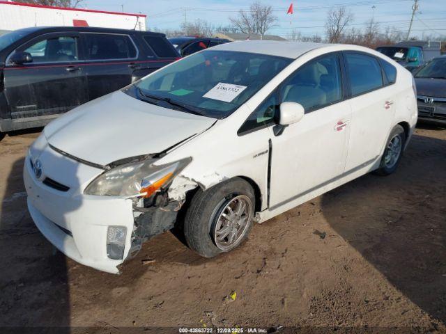 Toyota Prius Four Image 14