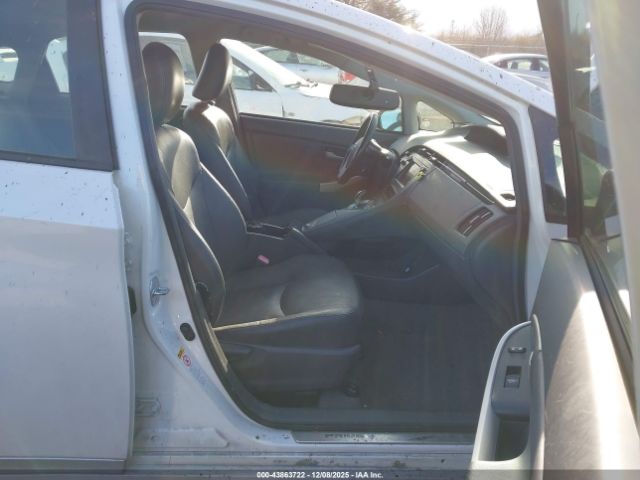 Toyota Prius Four Image 3