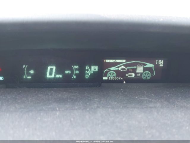 Toyota Prius Four Image 10