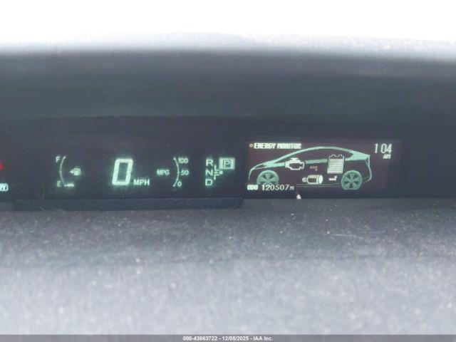 Toyota Prius Four Image 10