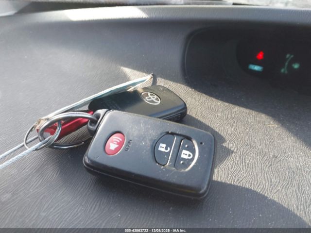 Toyota Prius Four Image 5