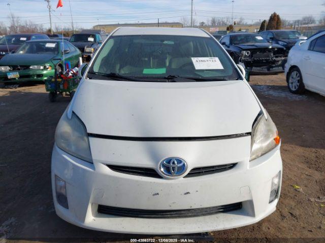 Toyota Prius Four Image 15