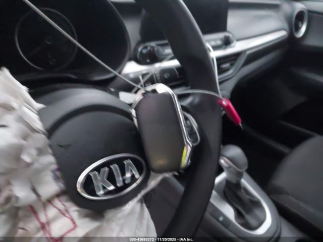 Kia Forte Lxs Image 16