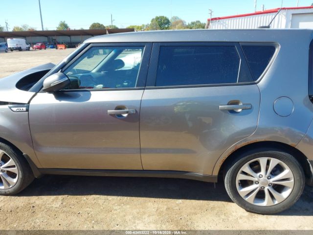 Kia Soul + Image 11