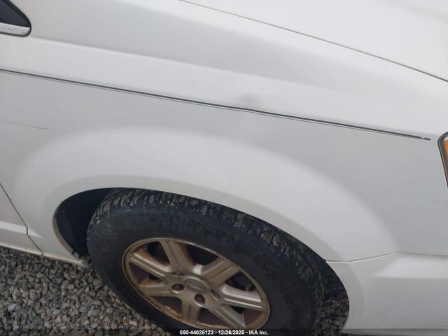 Chrysler Town & Country Touring Image 4