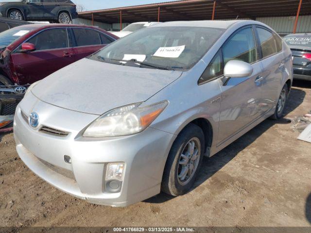 Toyota Prius Three Image 2
