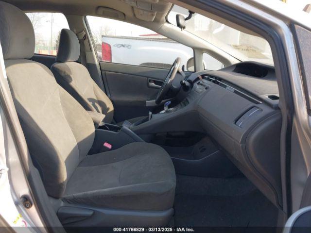 Toyota Prius Three Image 4