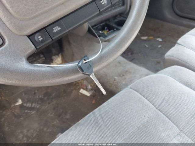 Plymouth Acclaim Image 2