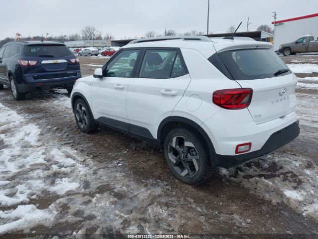 Hyundai VENUE Sel Image 2