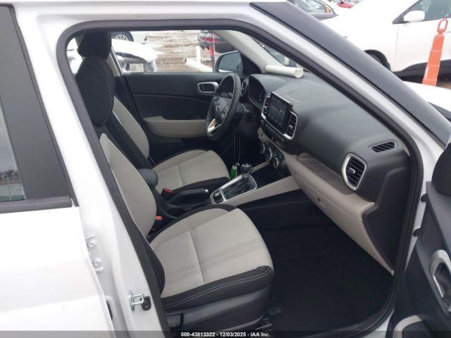 Hyundai VENUE Sel Image 4