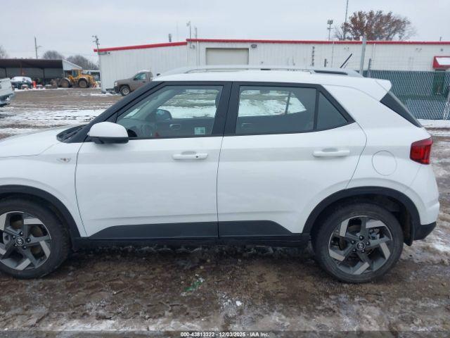 Hyundai VENUE Sel Image 14