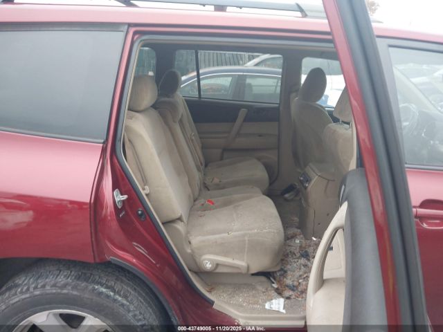 Toyota Highlander Base V6 Image 13