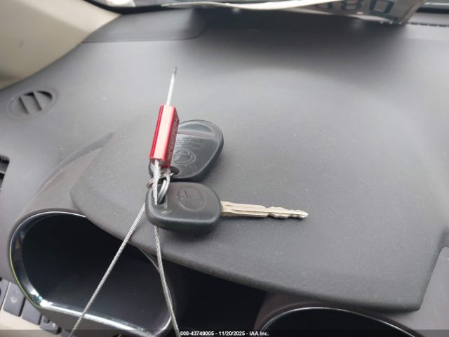 Toyota Highlander Base V6 Image 17