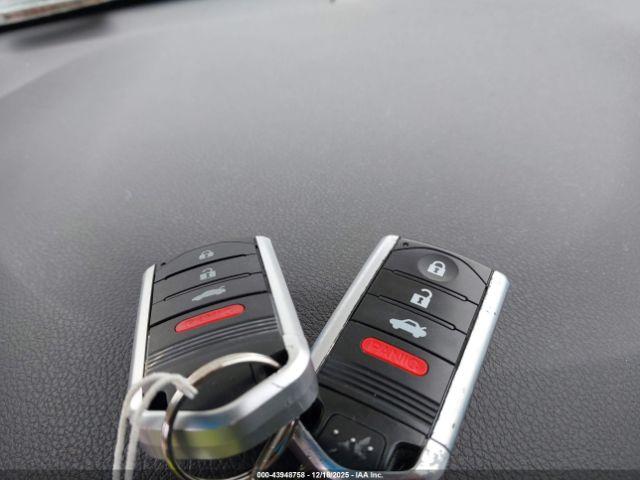 Acura ILX 2.0l Image 12