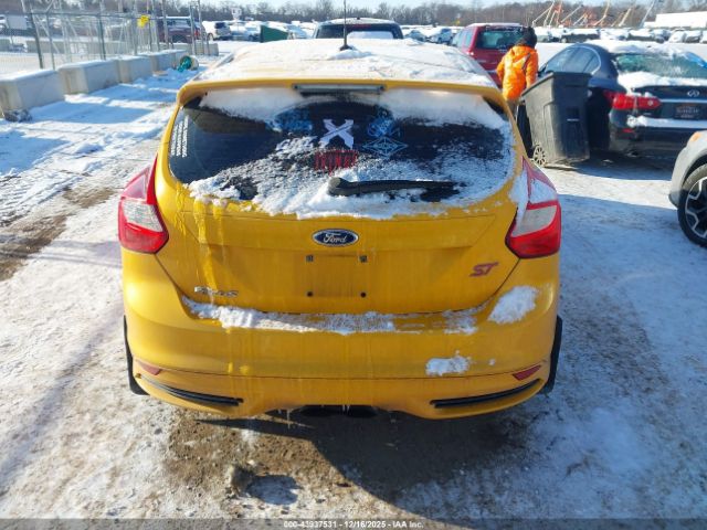 Ford Focus St Image 13
