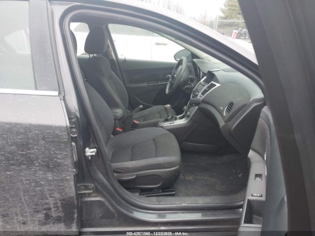 Chevrolet Cruze 1lt Manual Image 4