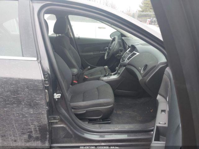 Chevrolet Cruze 1lt Manual Image 4