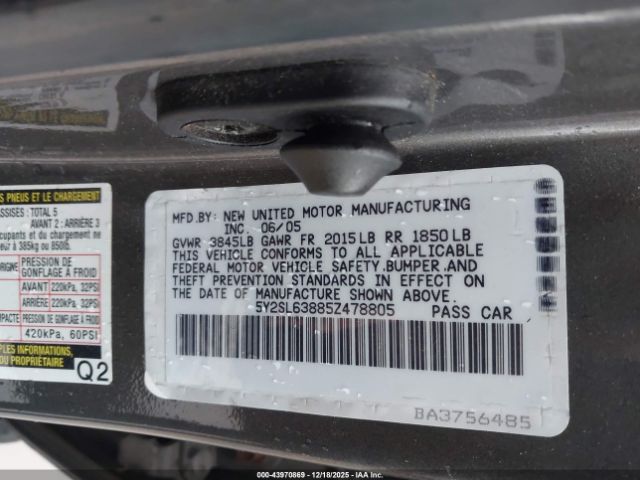 Pontiac Vibe Image 7