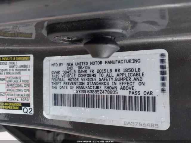 Pontiac Vibe Image 7