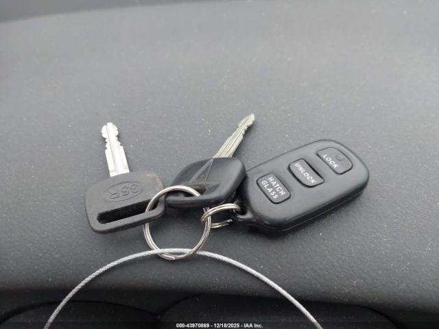 Pontiac Vibe Image 8