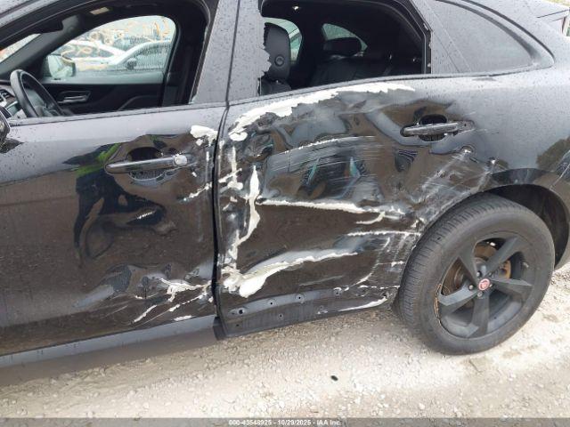 Jaguar F-PACE 35t Premium Image 6