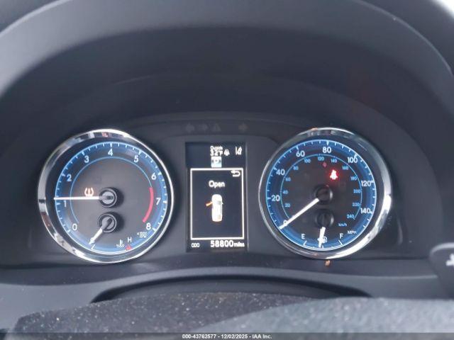 Toyota Corolla Se Image 15