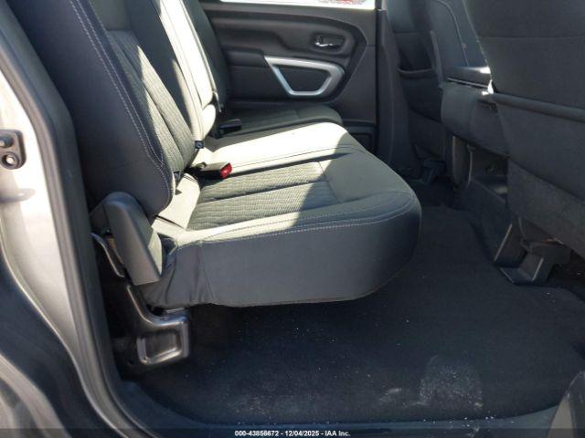 Nissan Titan Sv Image 10