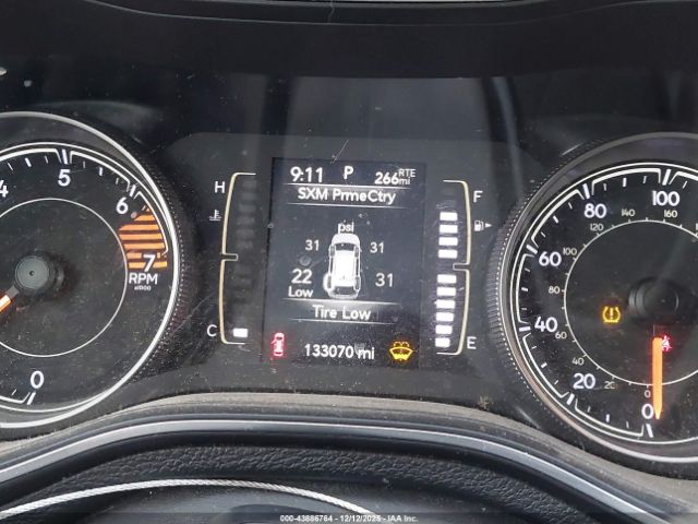 Jeep Cherokee Latitude Plus 4x4 Image 4