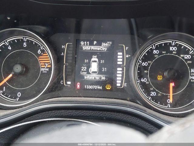 Jeep Cherokee Latitude Plus 4x4 Image 13