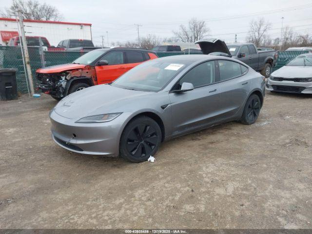 Tesla Model 3 Image 17