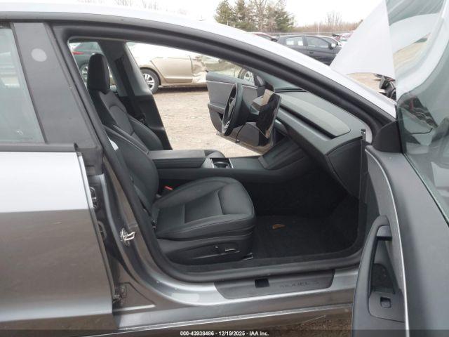 Tesla Model 3 Image 2