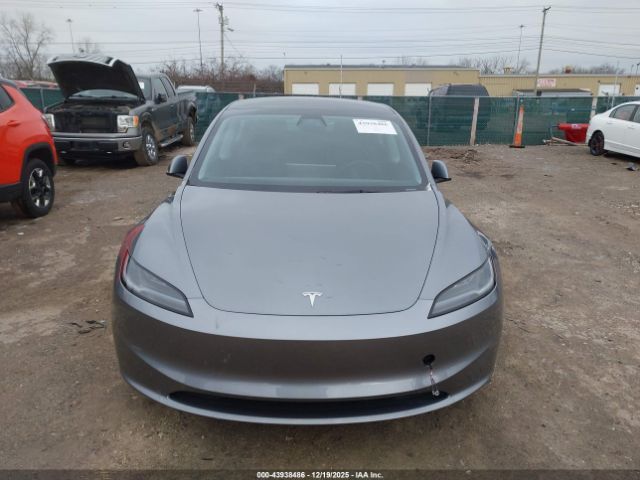 Tesla Model 3 Image 16