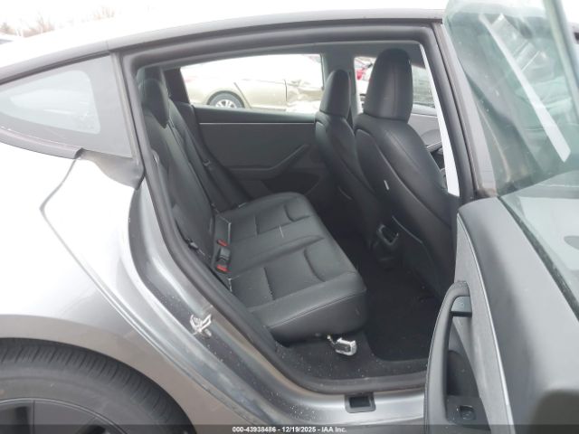 Tesla Model 3 Image 12