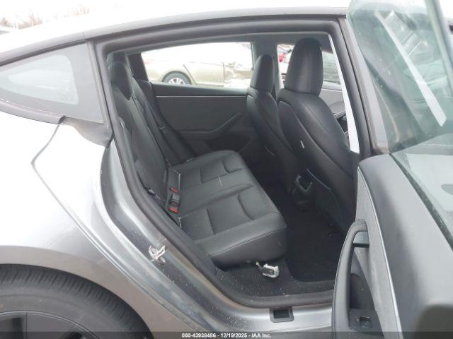 Tesla Model 3 Image 12